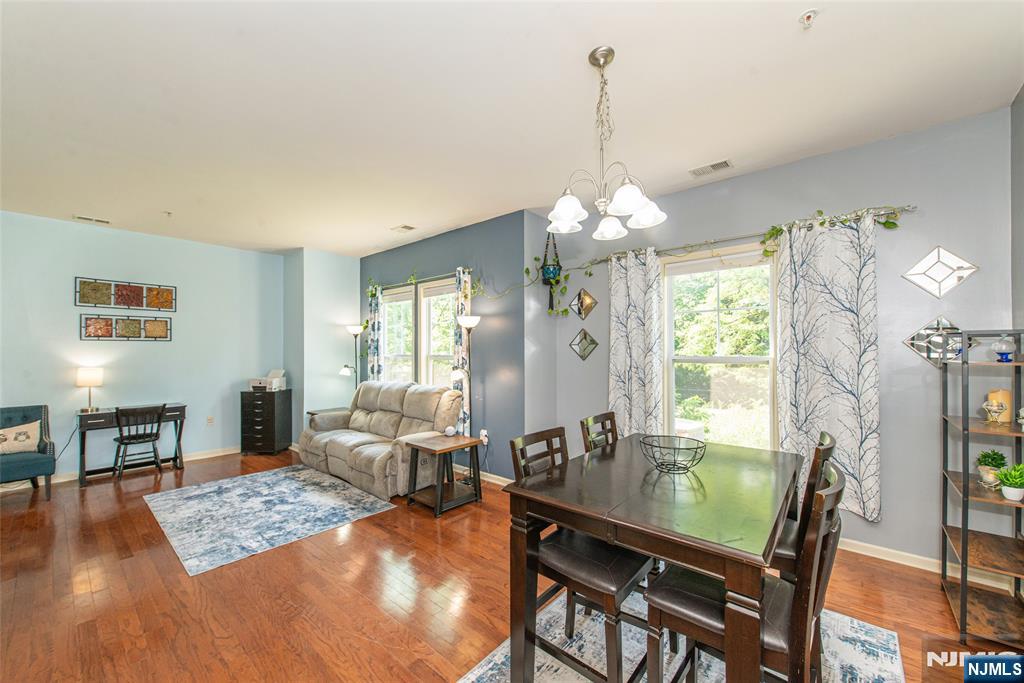 812 River Place