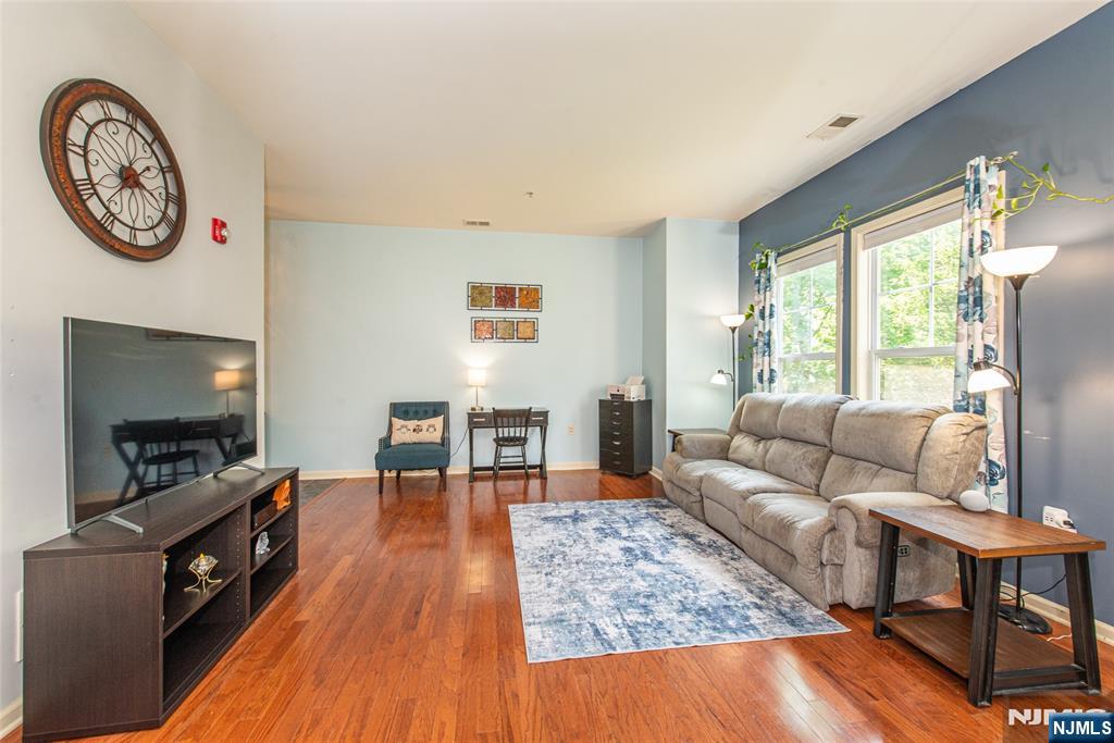 812 River Place