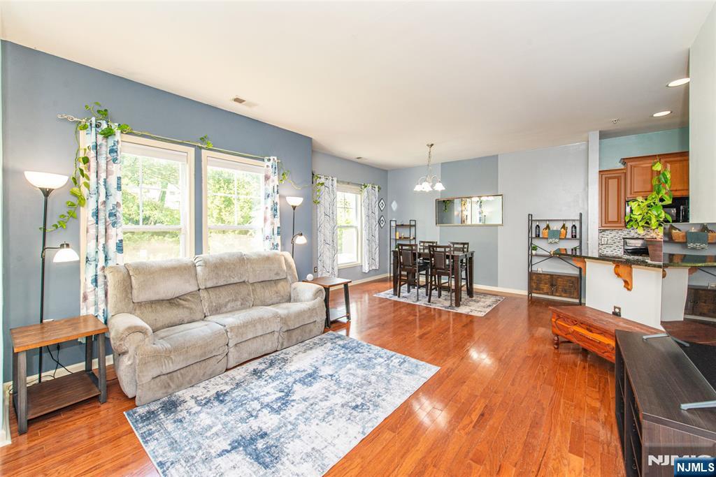 812 River Place