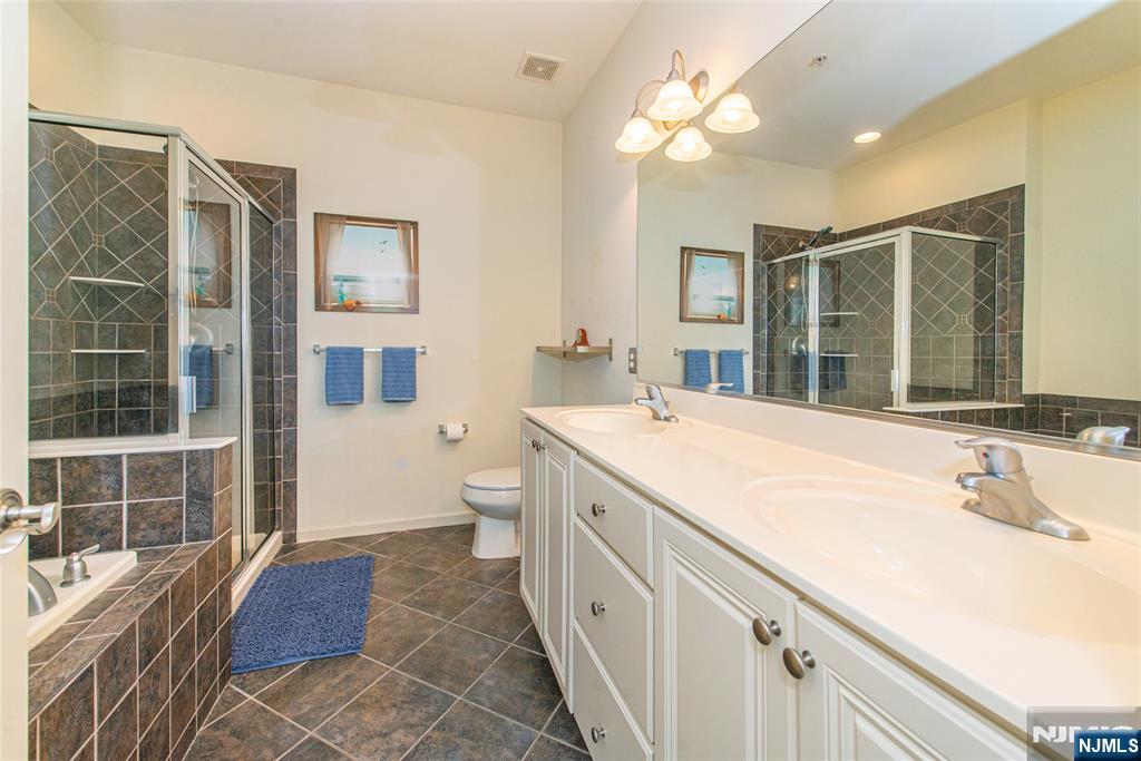 812 River Place