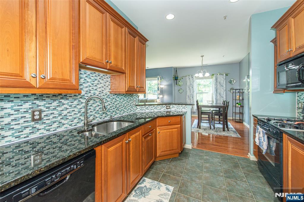 812 River Place