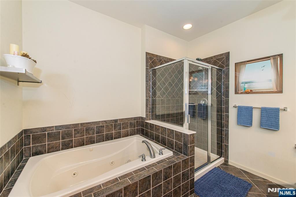 812 River Place