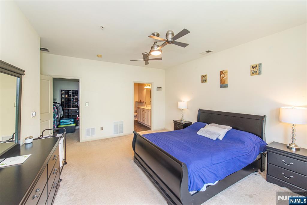812 River Place