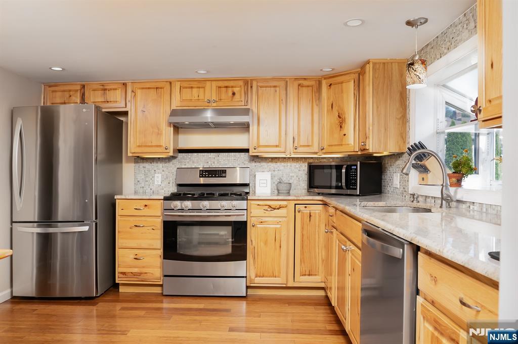 26 Currie Avenue