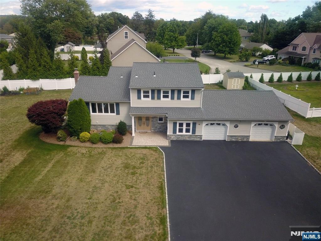 18 Sanders Place
