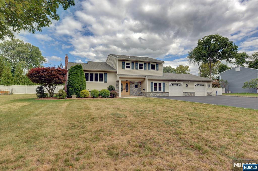 18 Sanders Place