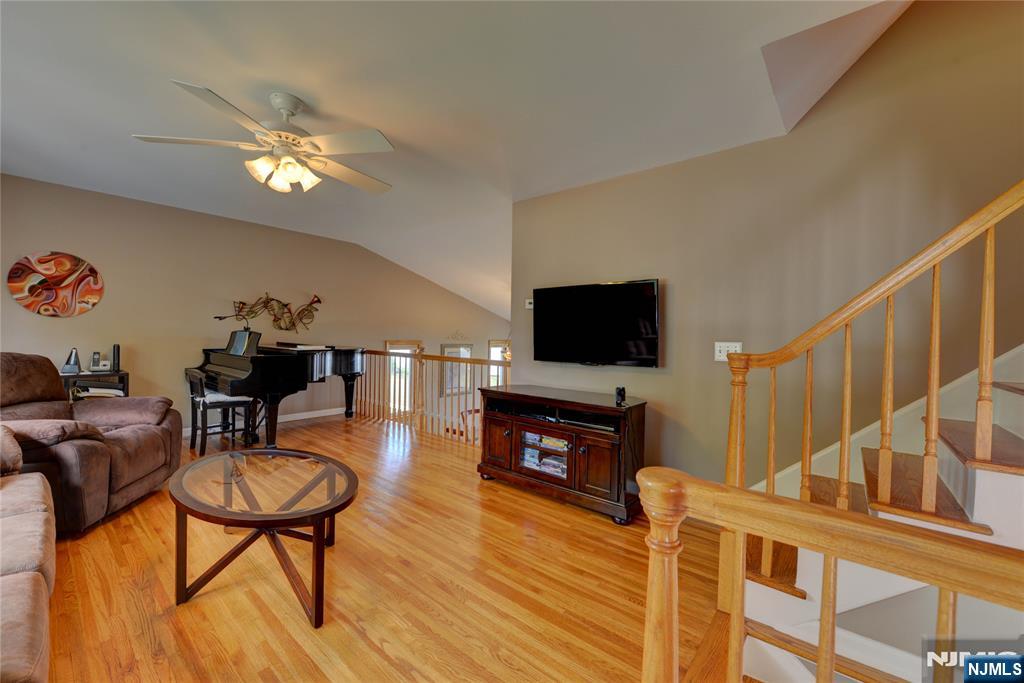 18 Sanders Place