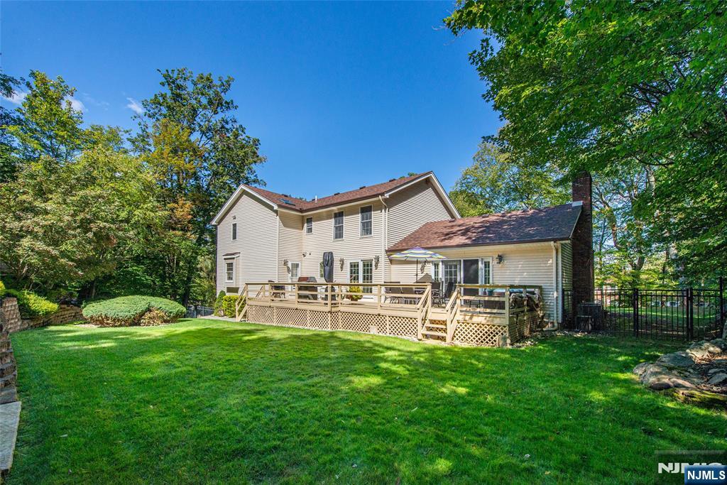 43 Round Hill Road
