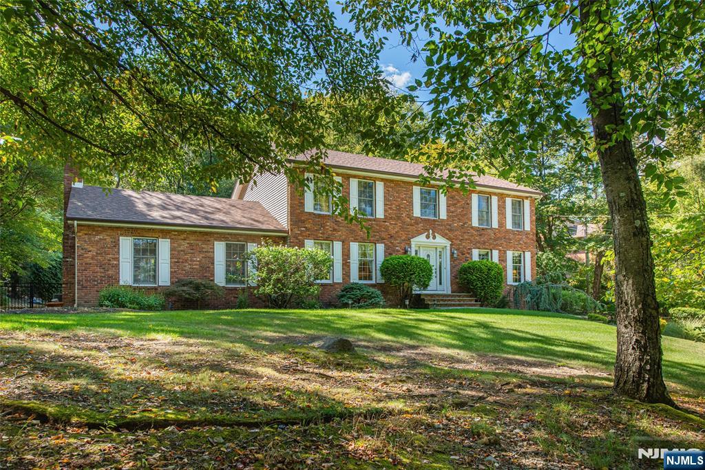 43 Round Hill Road