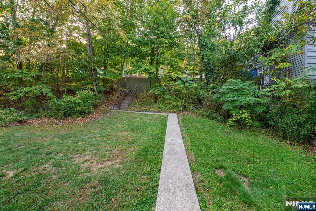 76 Reeve Avenue