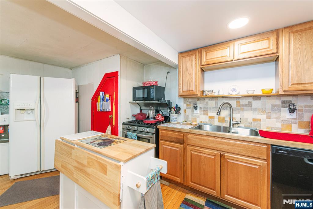 76 Reeve Avenue
