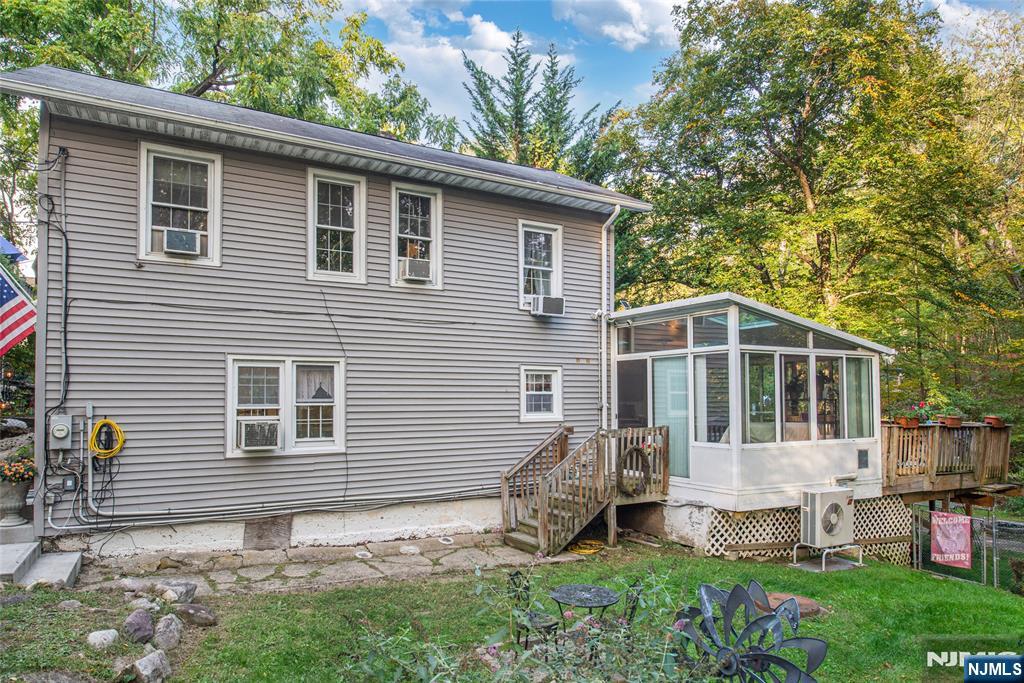 76 Reeve Avenue