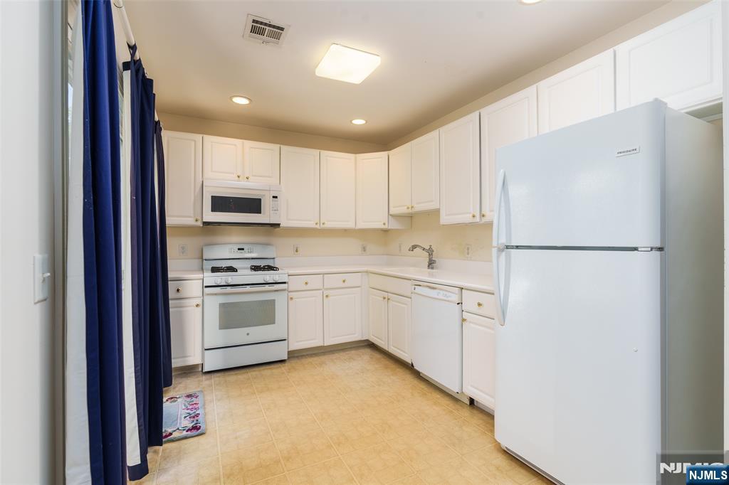 11 Wilshire Terrace