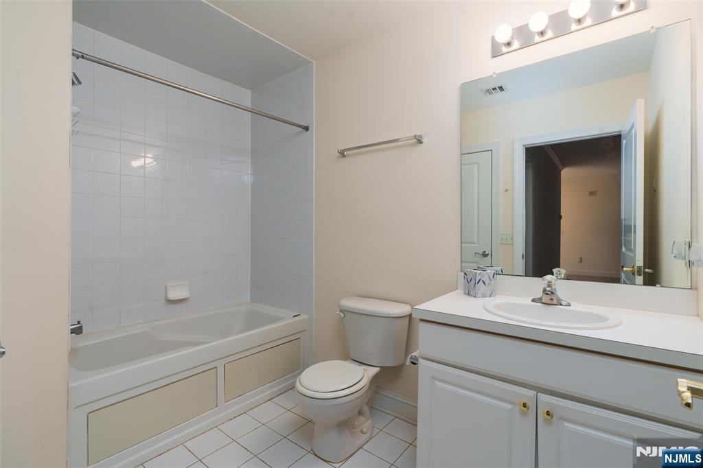 11 Wilshire Terrace
