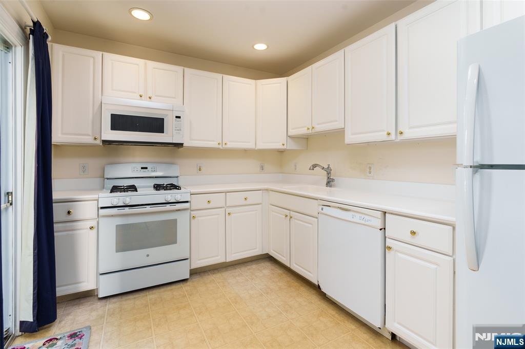11 Wilshire Terrace