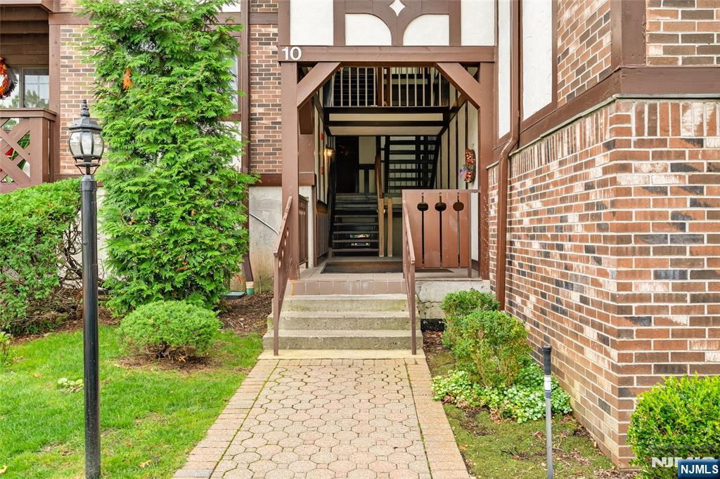 1007 Thoreau Court
