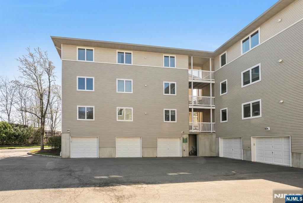 218 Orchard Park
