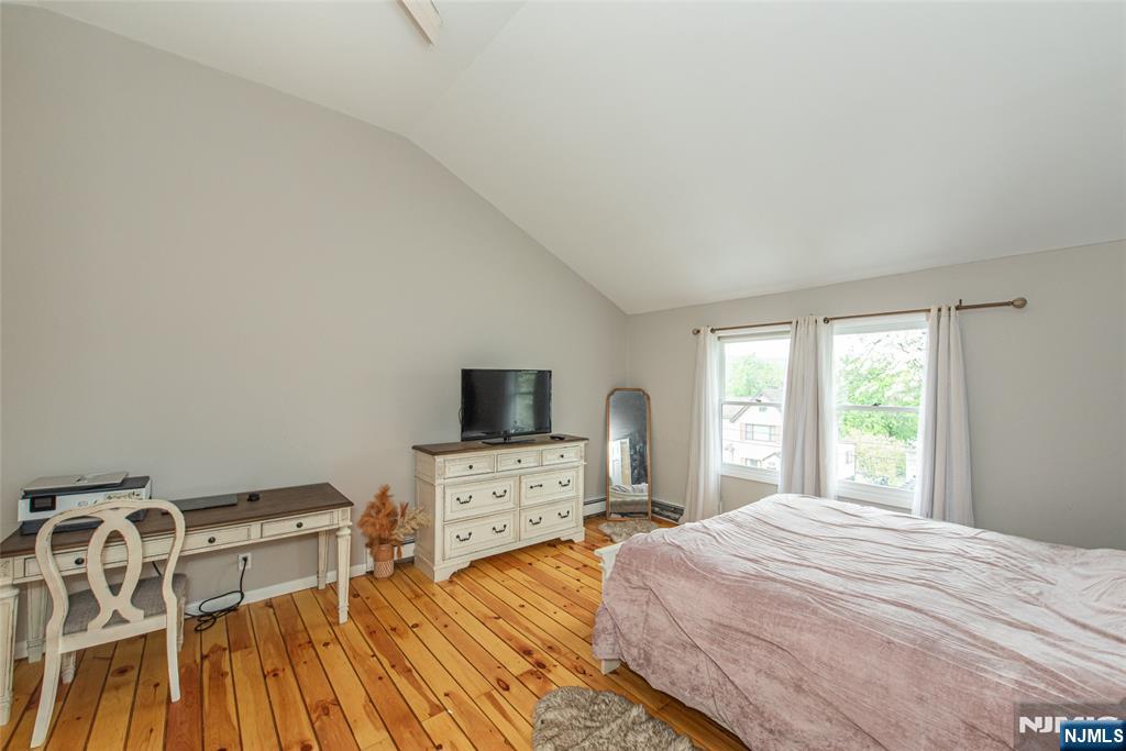 6 Ward Avenue