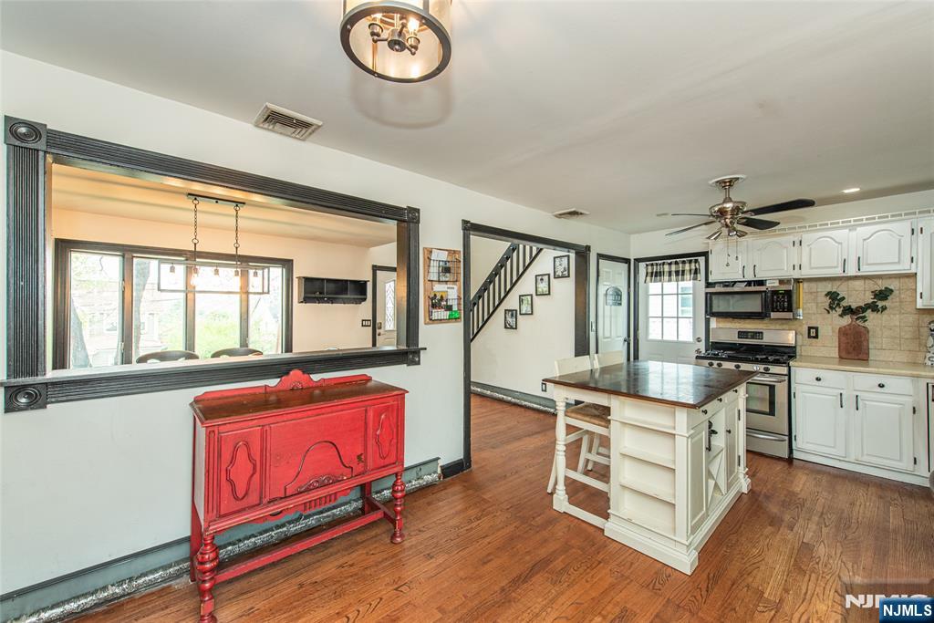 6 Ward Avenue