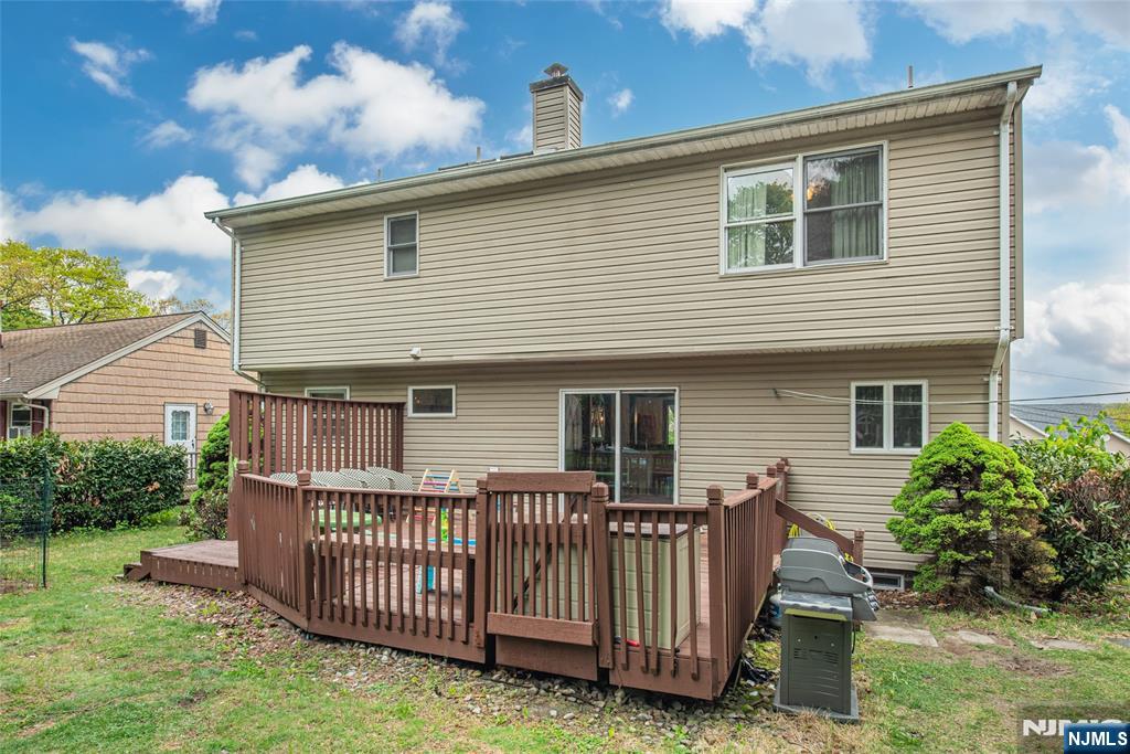 6 Ward Avenue