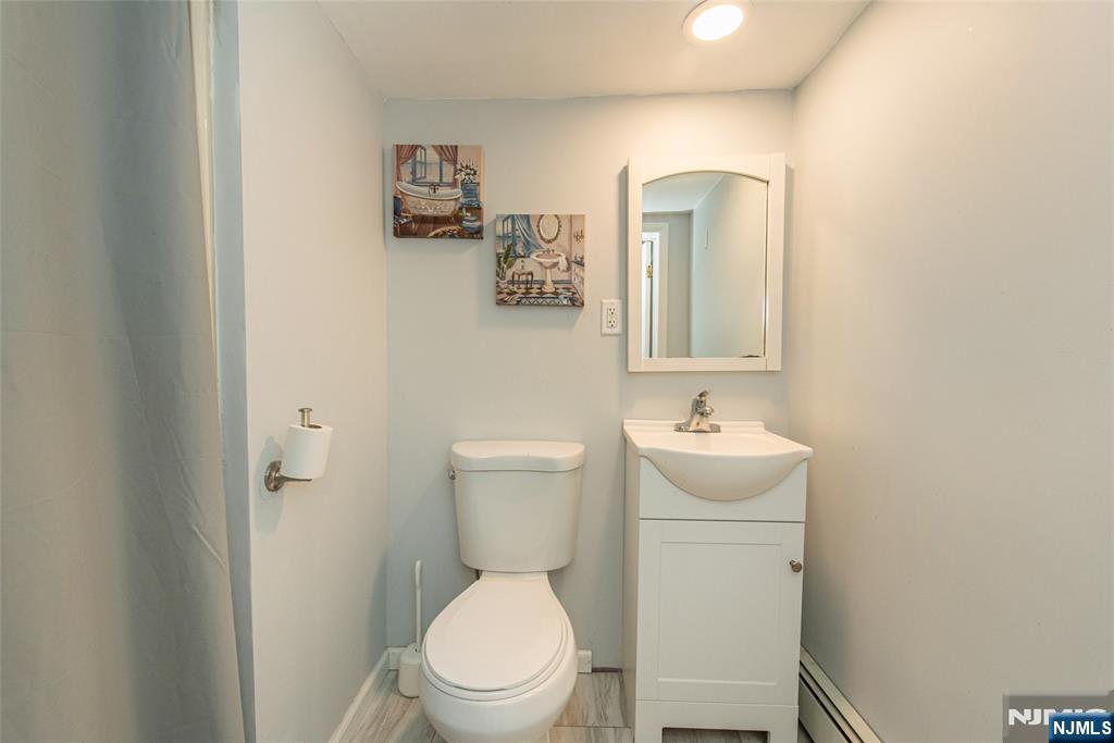 6 Ward Avenue