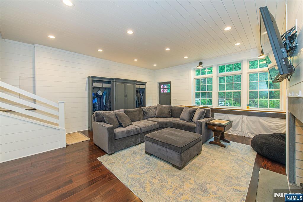 724 Ridge Road