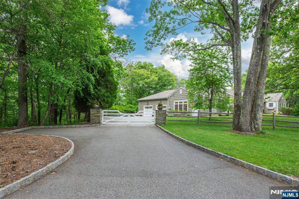 724 Ridge Road