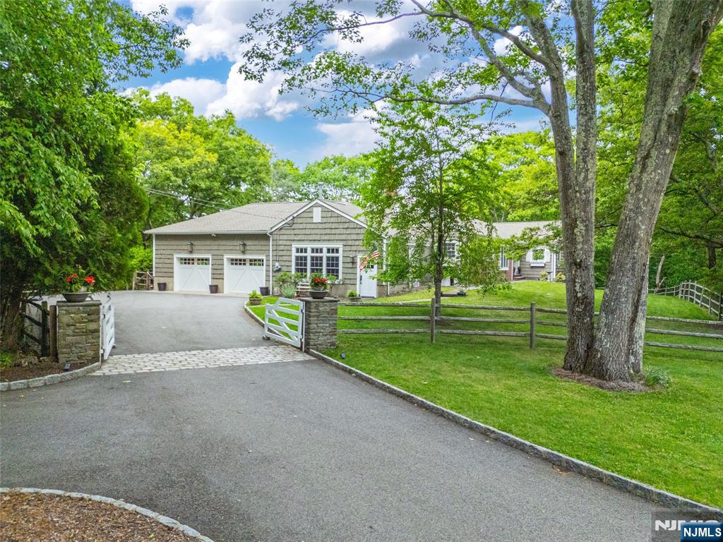 724 Ridge Road