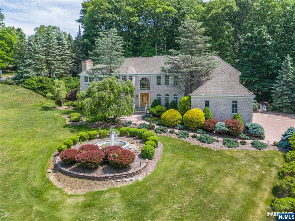 5 Raine Tree Court