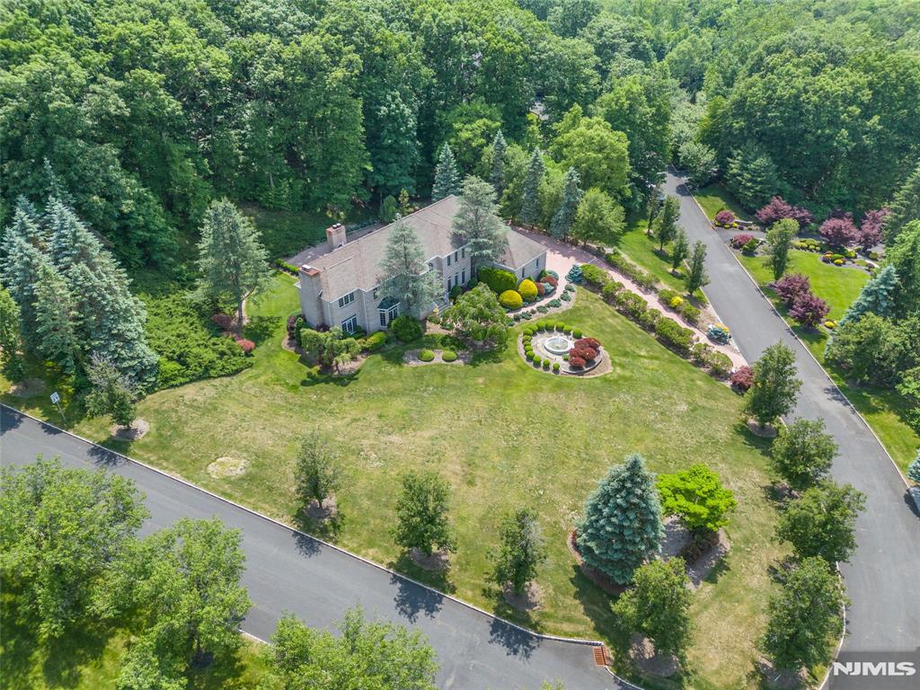5 Raine Tree Court