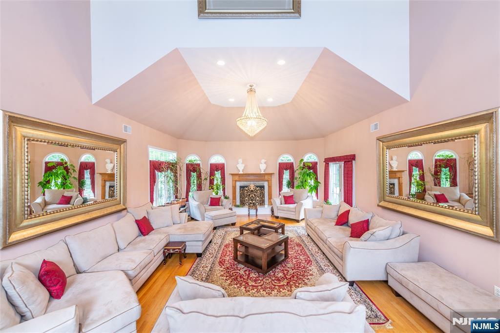 5 Raine Tree Court