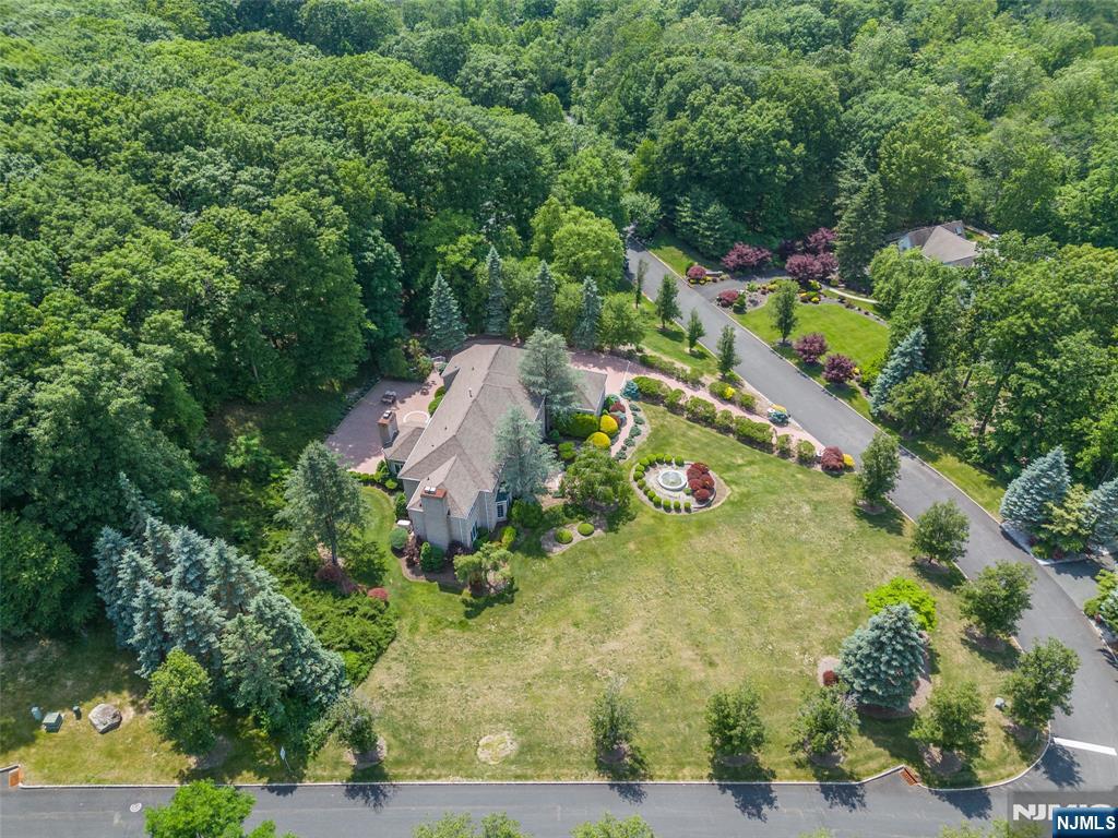 5 Raine Tree Court