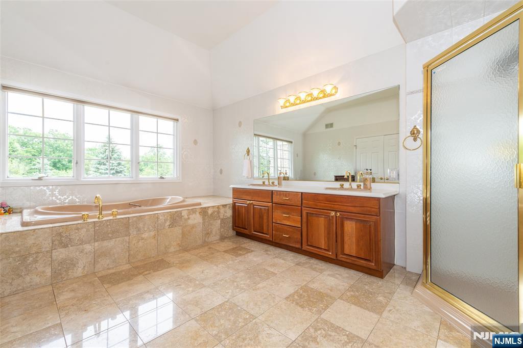 5 Raine Tree Court