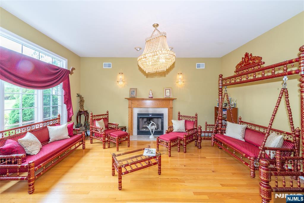 5 Raine Tree Court