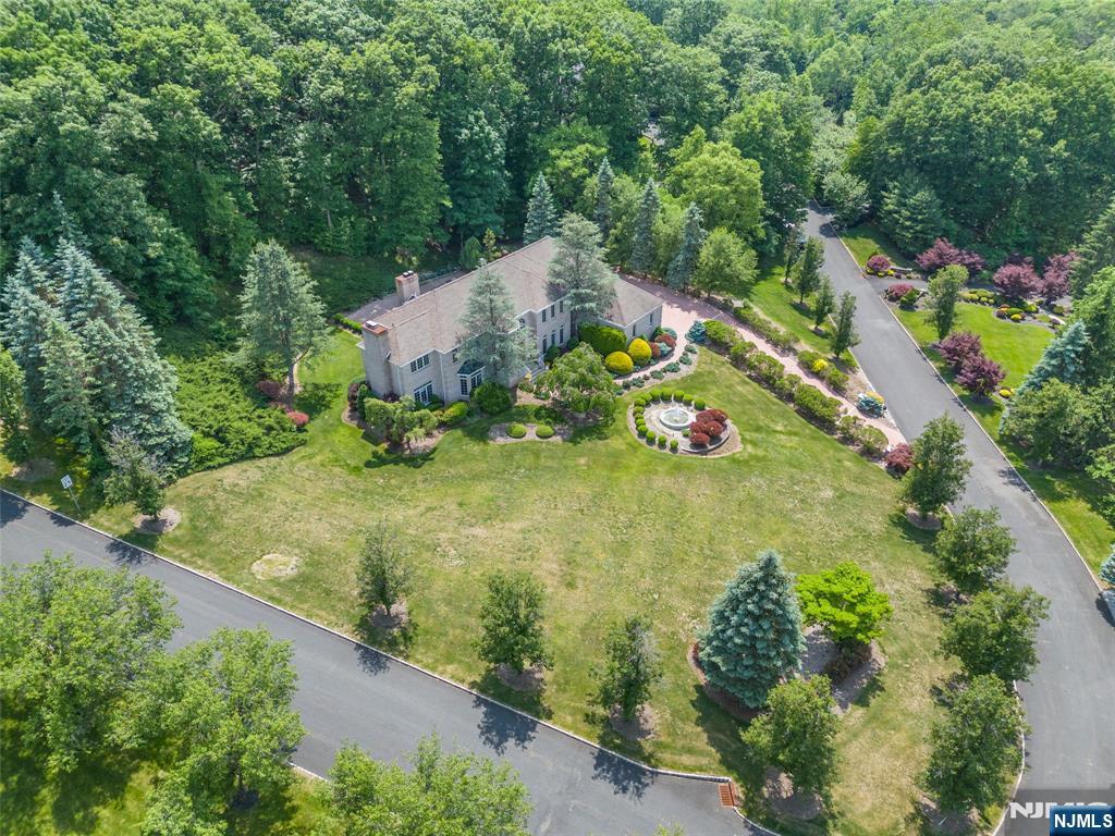 5 Raine Tree Court