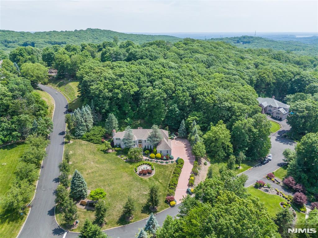 5 Raine Tree Court