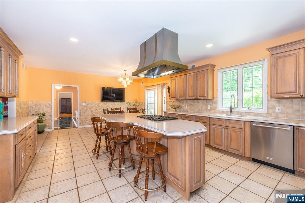 5 Raine Tree Court
