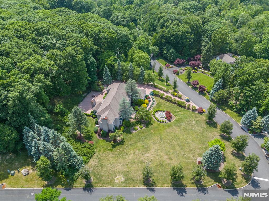 5 Raine Tree Court