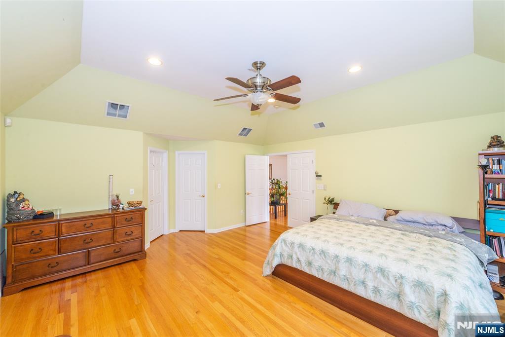 5 Raine Tree Court