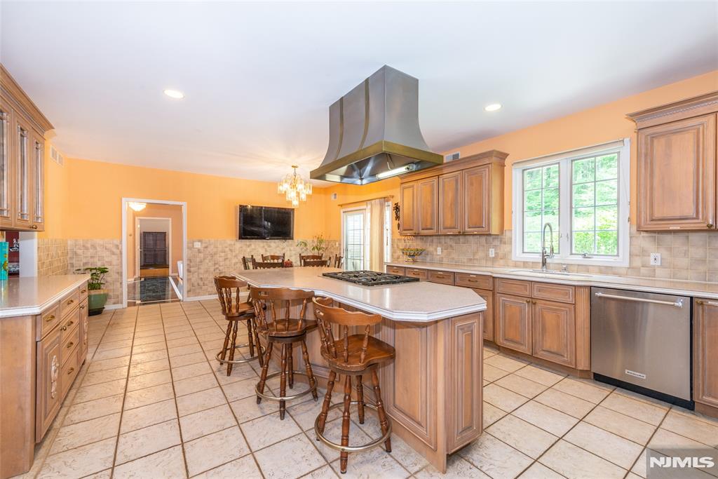 5 Raine Tree Court
