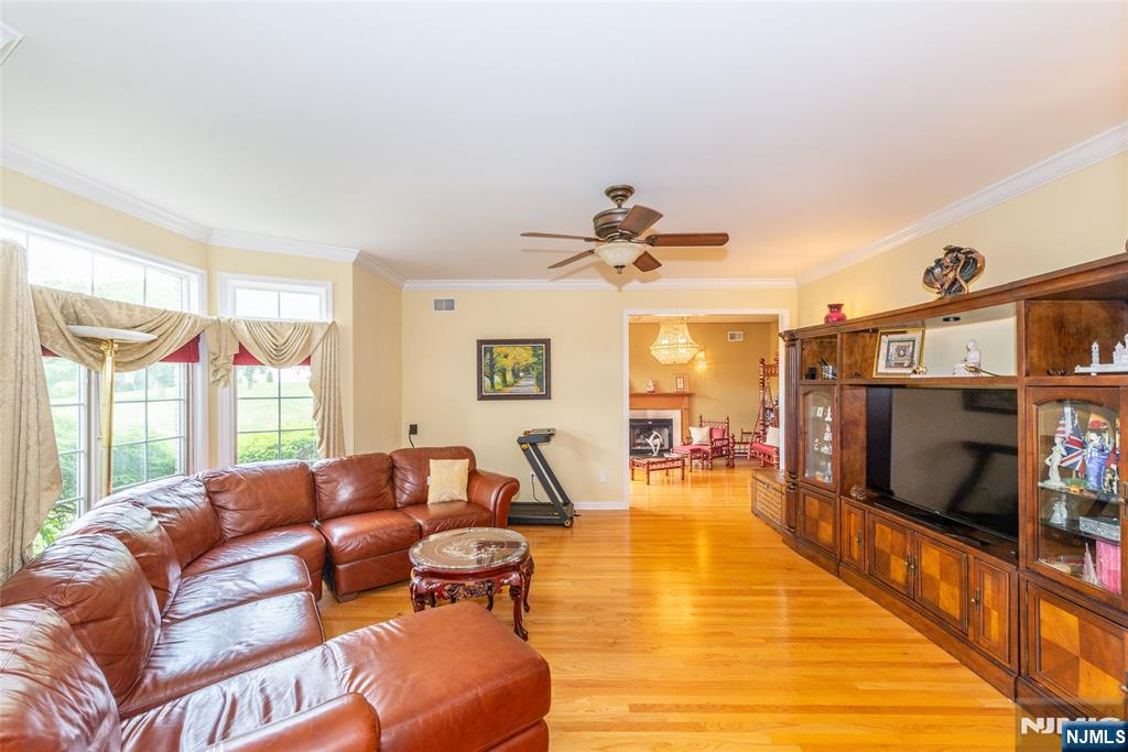 5 Raine Tree Court