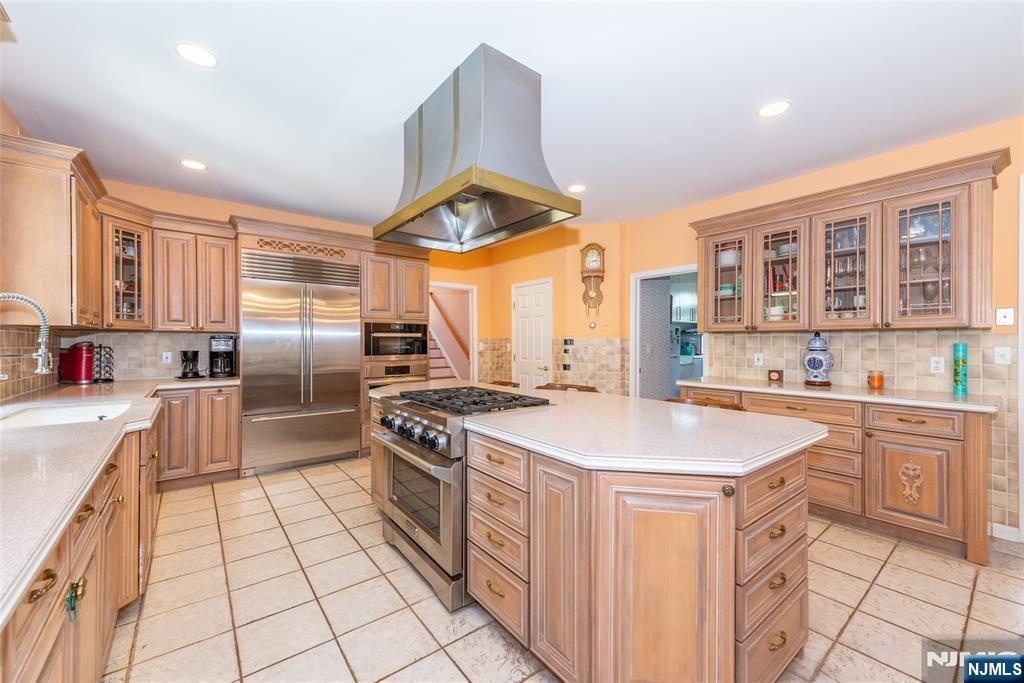 5 Raine Tree Court