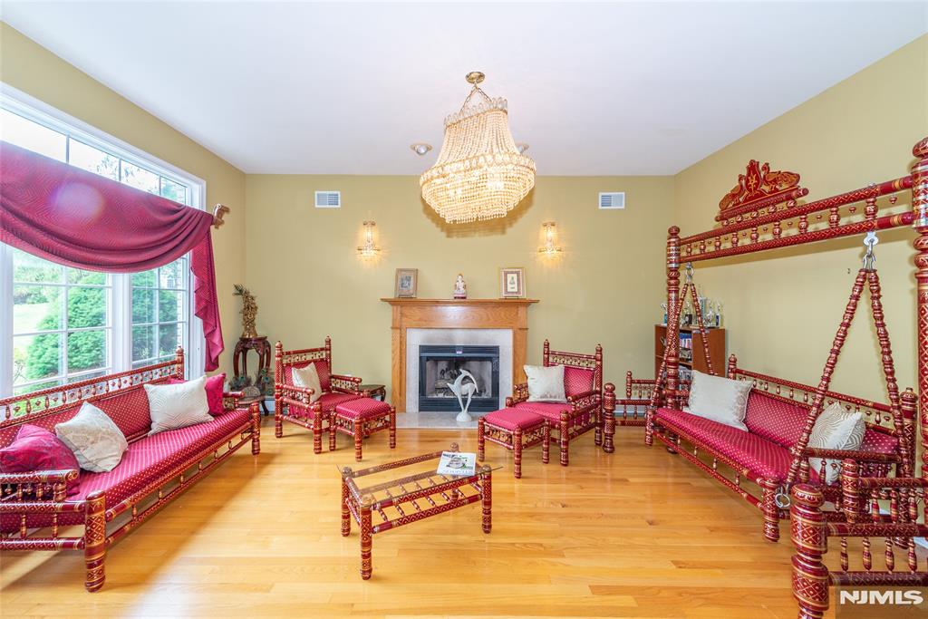 5 Raine Tree Court