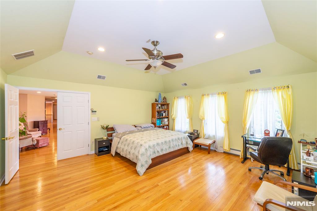 5 Raine Tree Court
