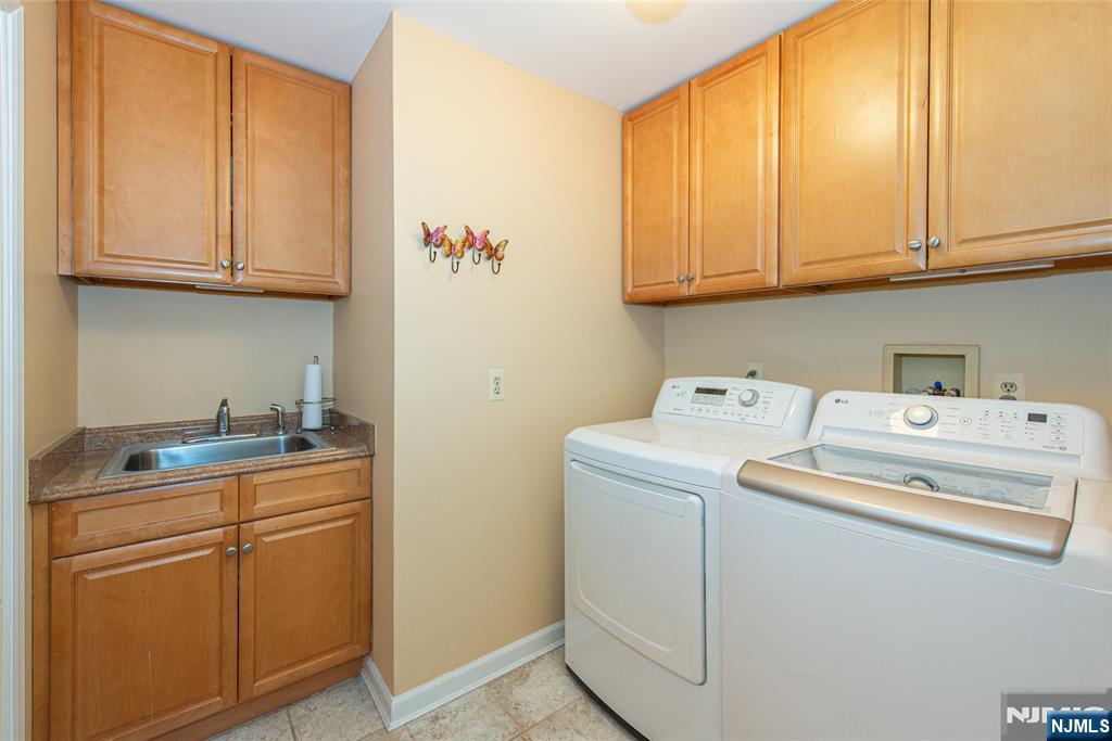 15 Fair Ridge Court