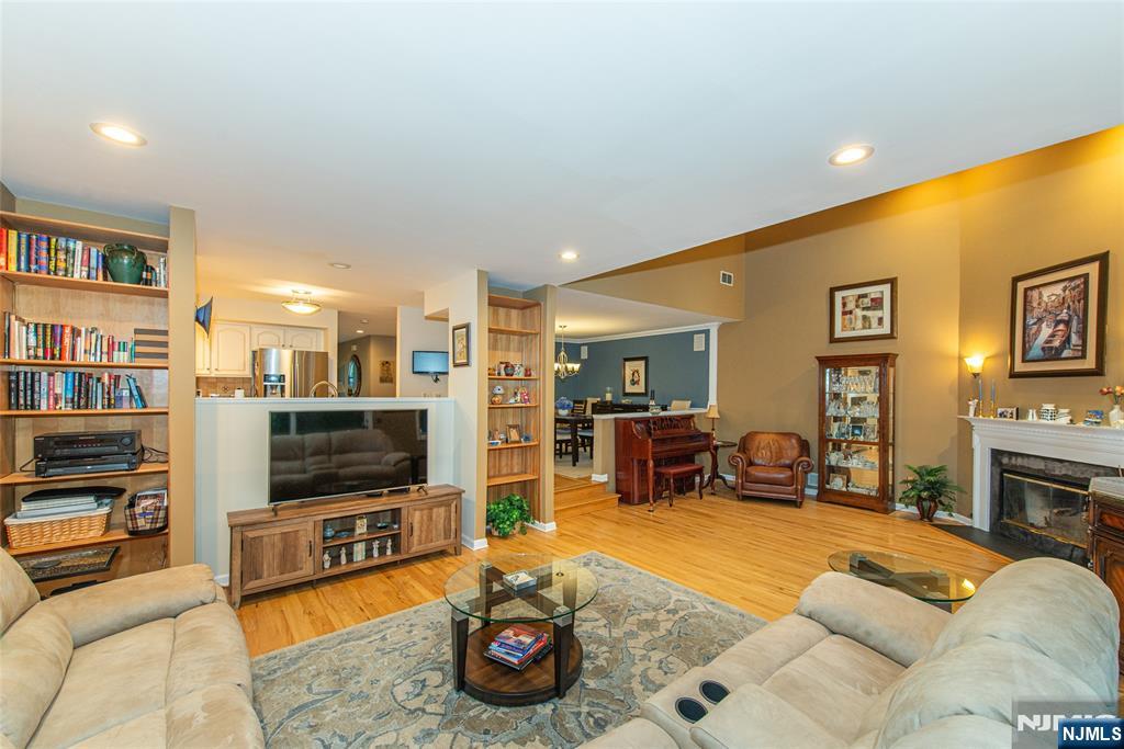 15 Fair Ridge Court