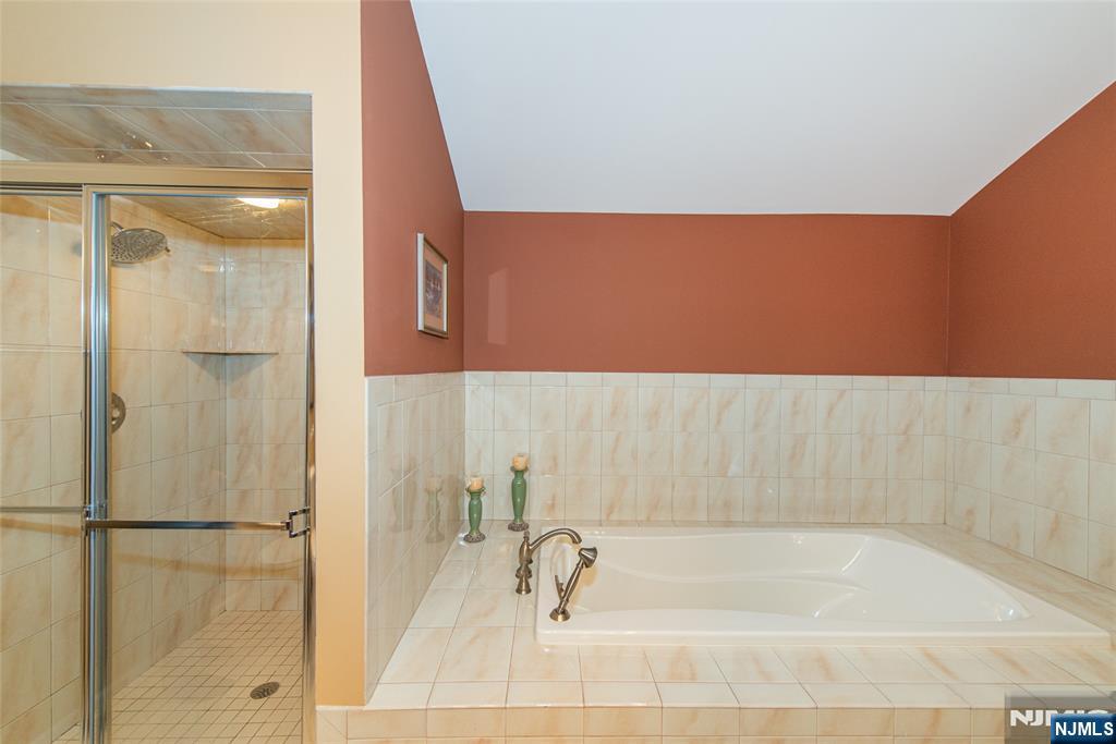 15 Fair Ridge Court