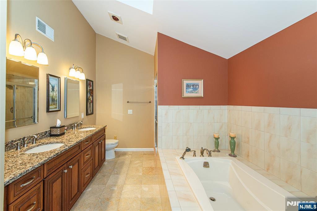 15 Fair Ridge Court