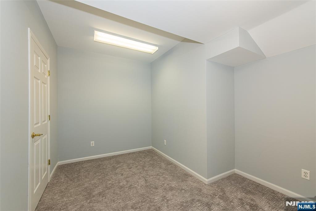 15 Fair Ridge Court