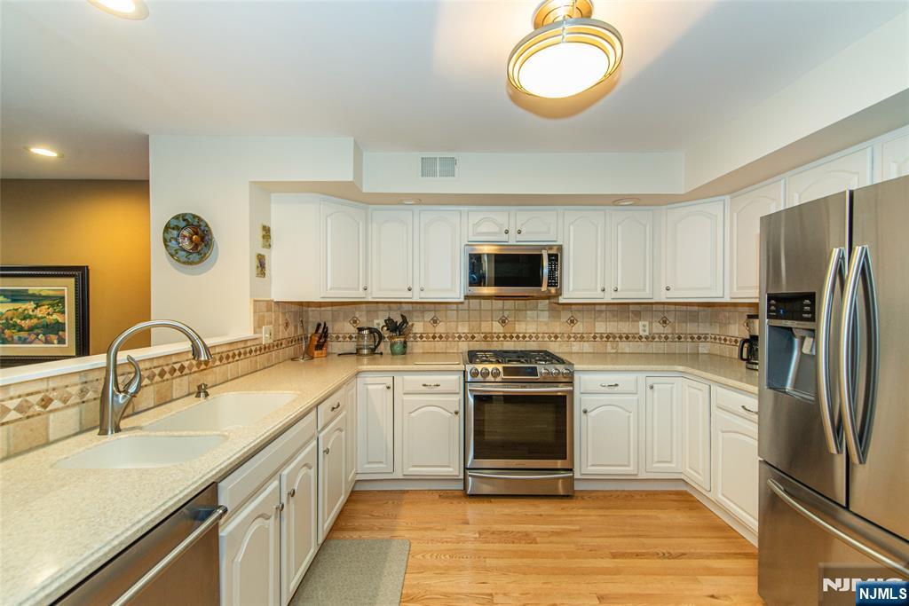 15 Fair Ridge Court